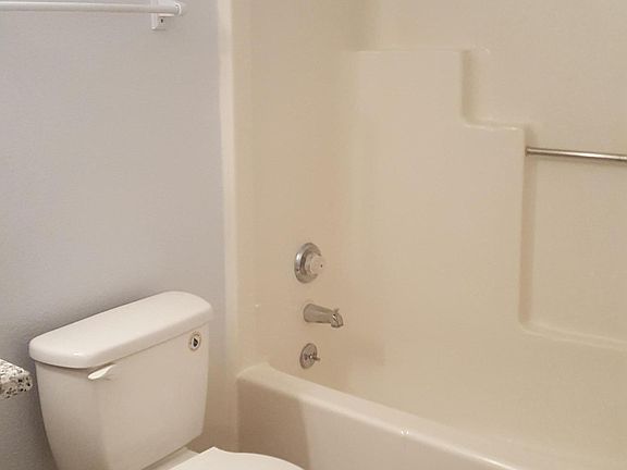 5th image of 434 W Hermosa Dr