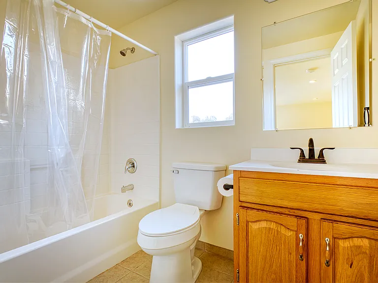257 N Lomita Ave #B — Photo 8