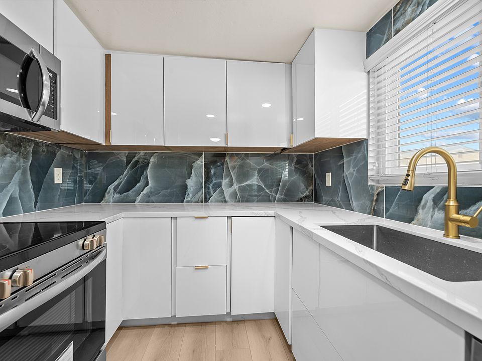 1st image of 1846 Oliver Ave #12