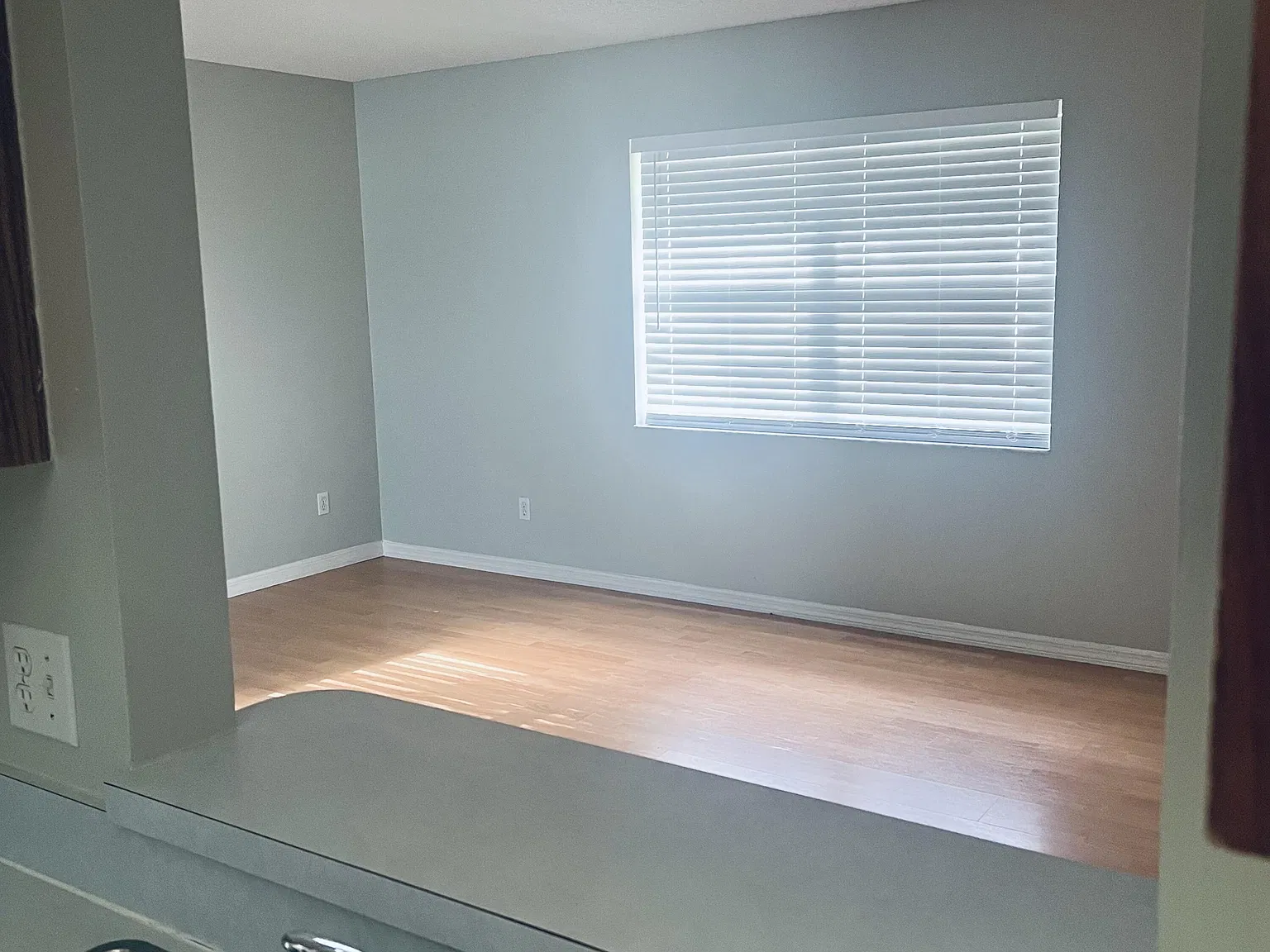 3 bed, 2.0 bath, 1730 sqft, $2,400 — Photo 4