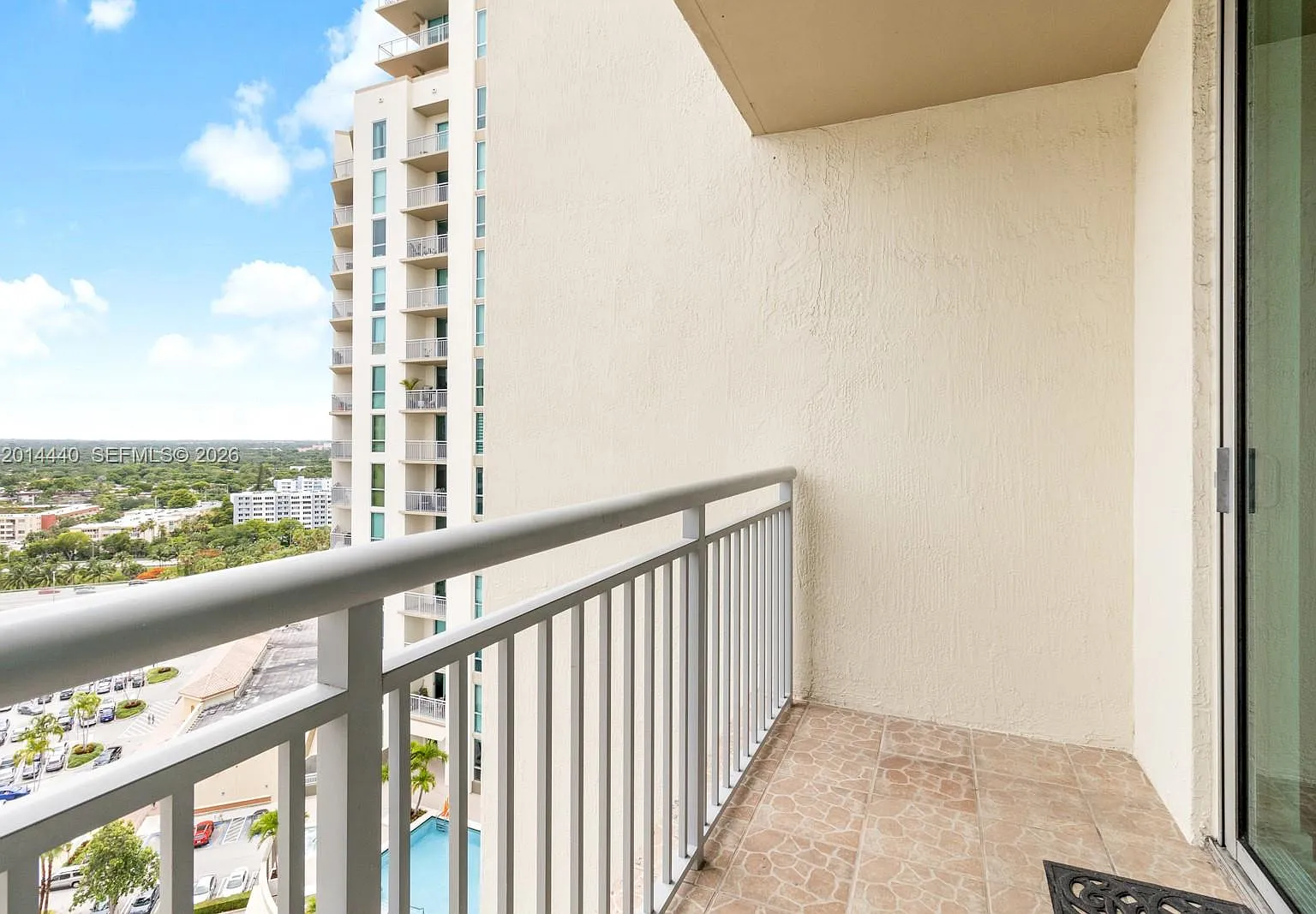 Metropolis I At Dadeland — Photo 4