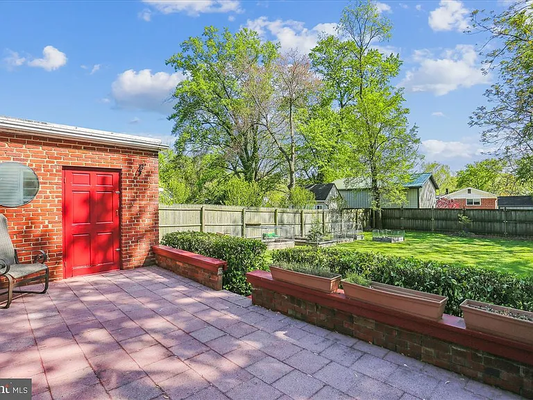 1806 Arcola Ave — Photo 18
