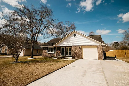 318 Jennie St Photo 1