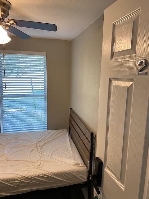 Room 2 bed