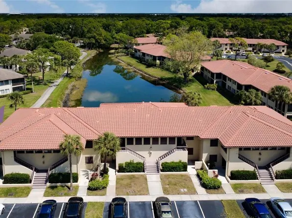 5191 Lake Village Dr #2, Sarasota, FL 34235