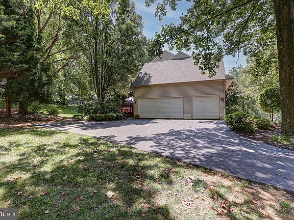 4th image of 312 Dawnwood Dr