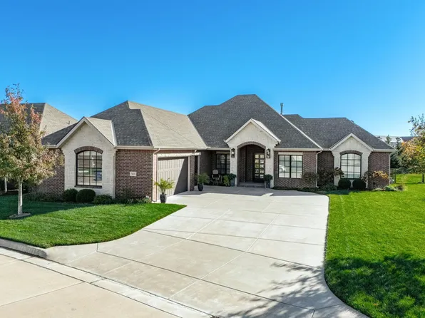 1611 N Red Oaks Ct, Wichita, KS 67206