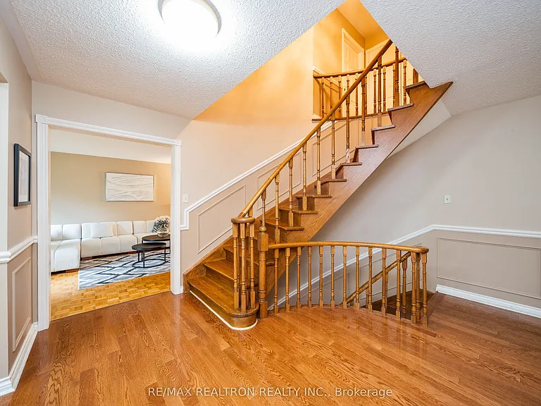 194 Glenada Ct — Photo 35