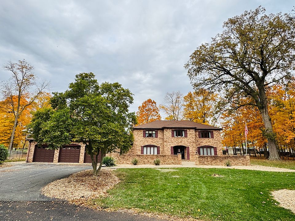 1st image of 1744 E Hickory Brook Ln