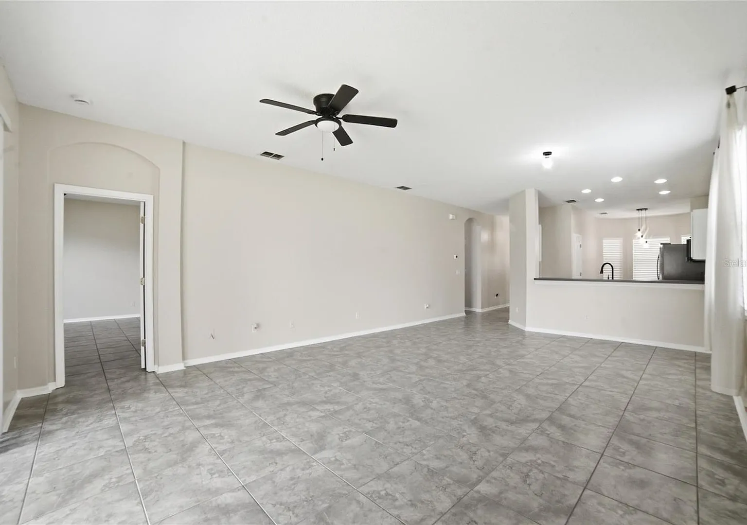 3 bed, 1611 sqft, $2,500 — Photo 2