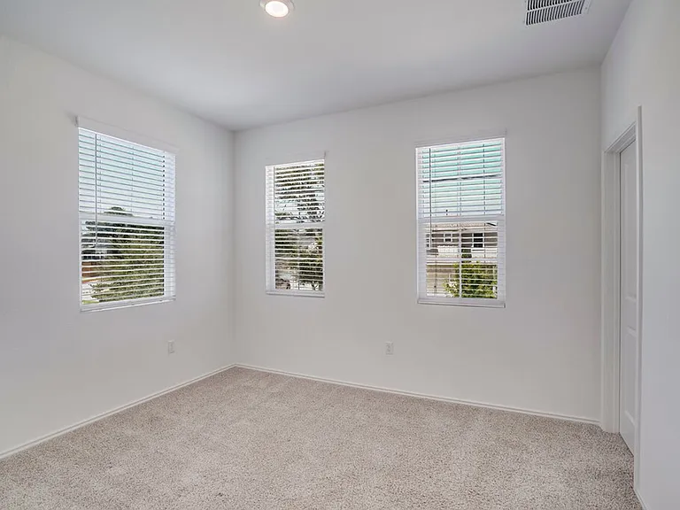 1109 Winnie Dr — Photo 12