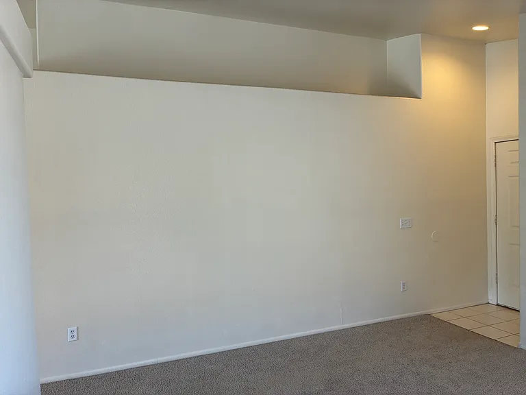 10523 W Windsor Blvd — Photo 8