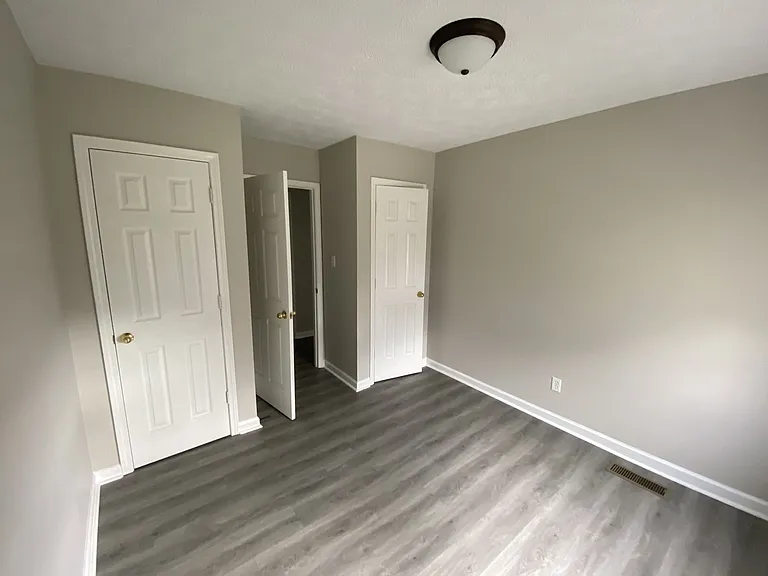 2289 Clarksville Rd — Photo 9