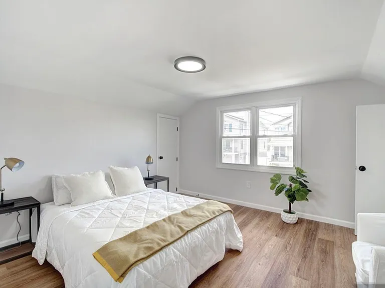 120 Alabama Ave #2 — Photo 3