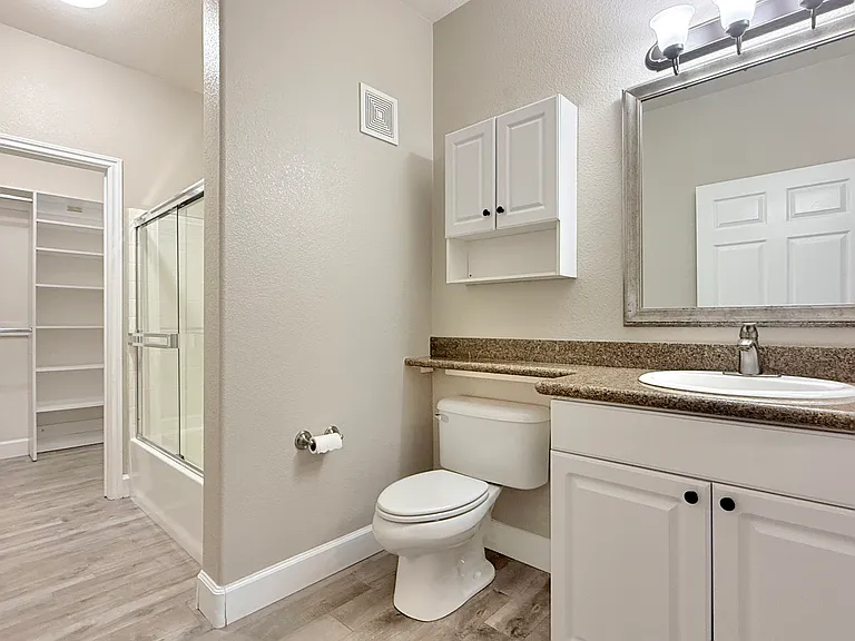 9263 Regents Rd #B105 — Photo 15