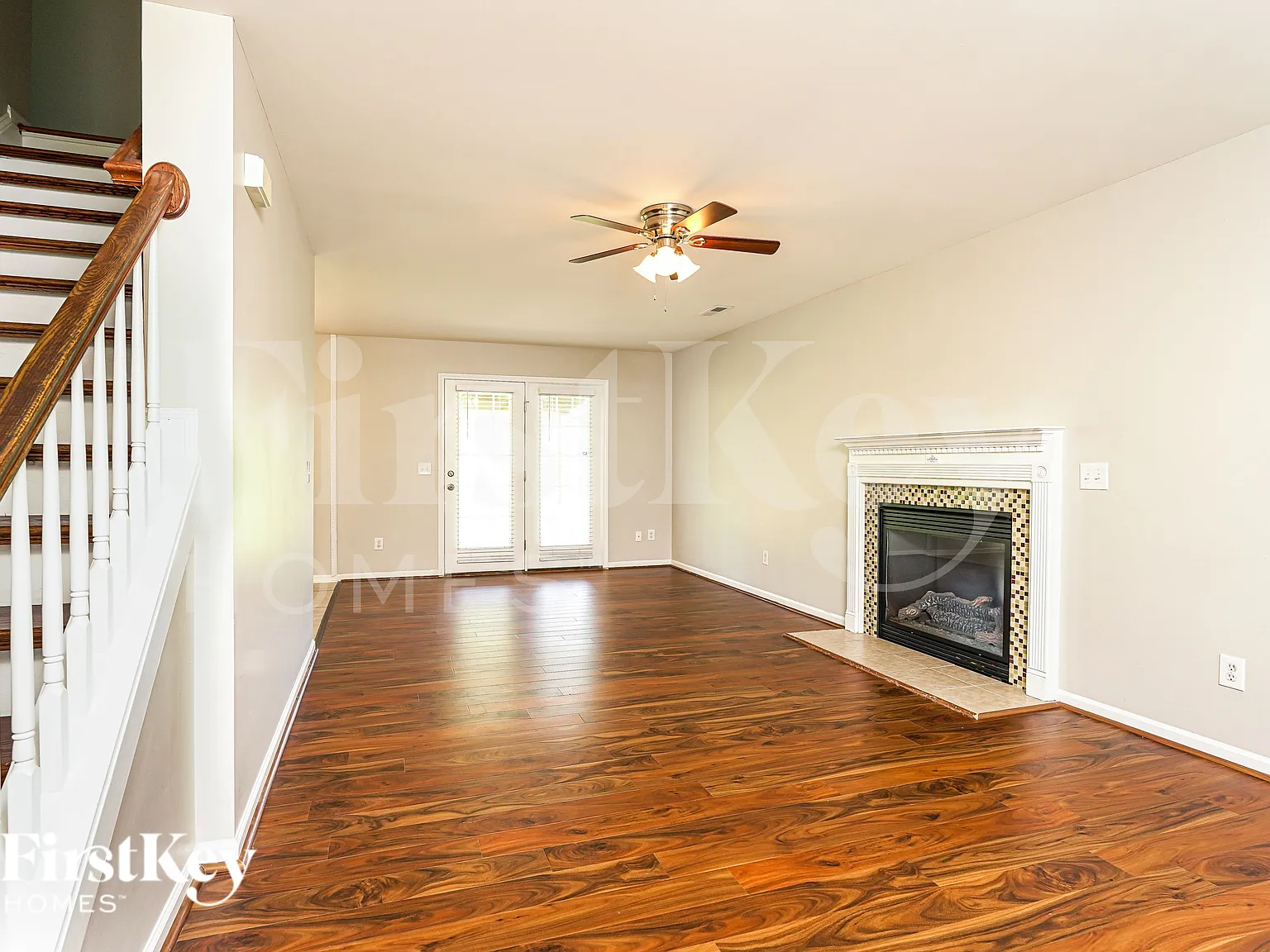 4 bed, 2.5 bath, 2024 sqft, $2,180 — Photo 3