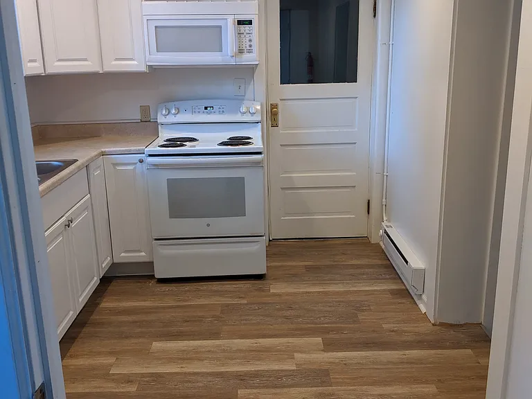 331 W Whitehall Rd — Photo 4
