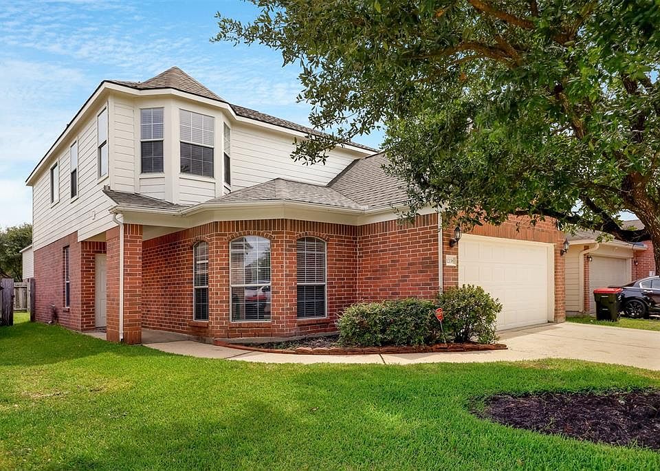 1st image of 12138 Carriage Oak Cir