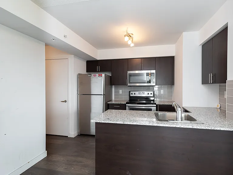 1420 Dupont St — Photo 8