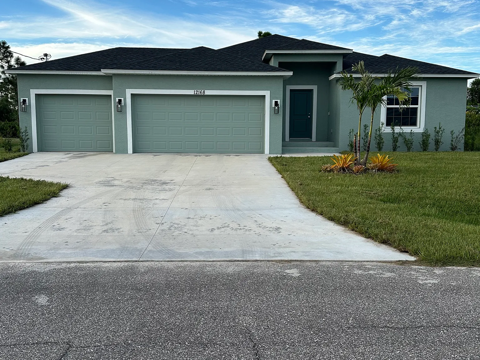 Dubarry Ave, Port Charlotte — Photo 1
