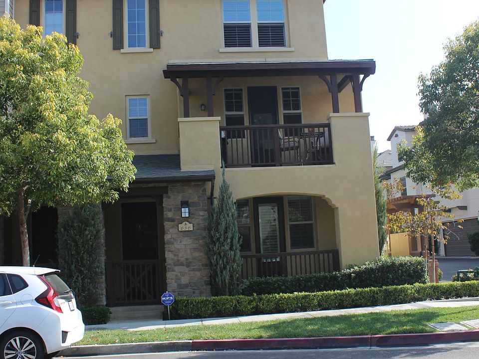 1st image of 636 S Melrose St
