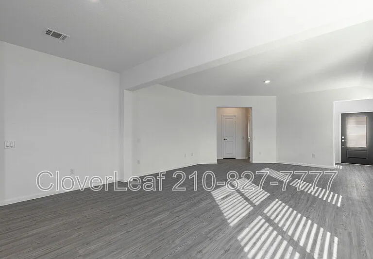 706 Red Field Way — Photo 6