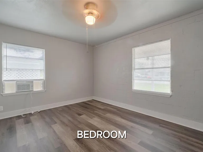 1311 Fred St — Photo 9