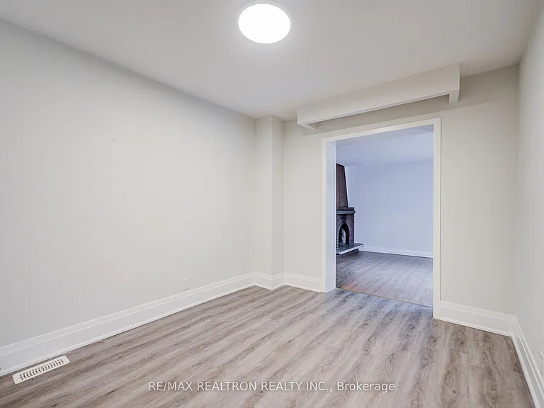 95 Roseview Ave — Photo 12