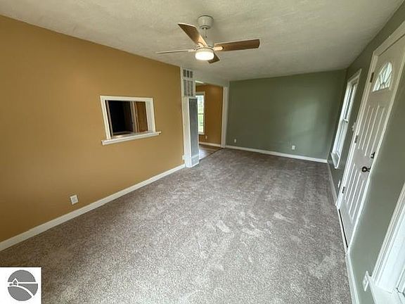 5th image of 527 Teman St