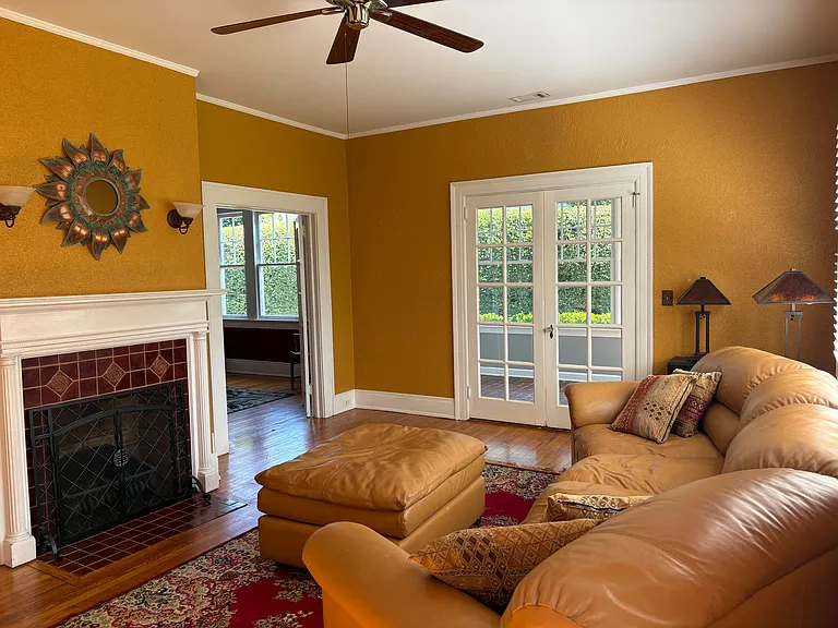 1317 Highland Ave — Photo 2