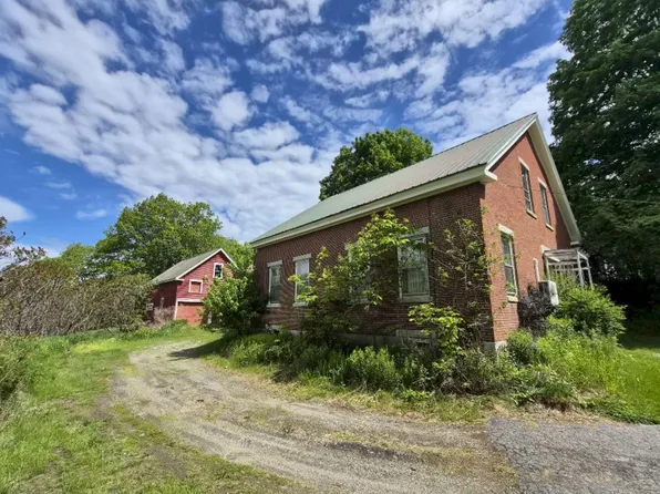 55 Cape Cod Hill Road, New Sharon, ME 04955