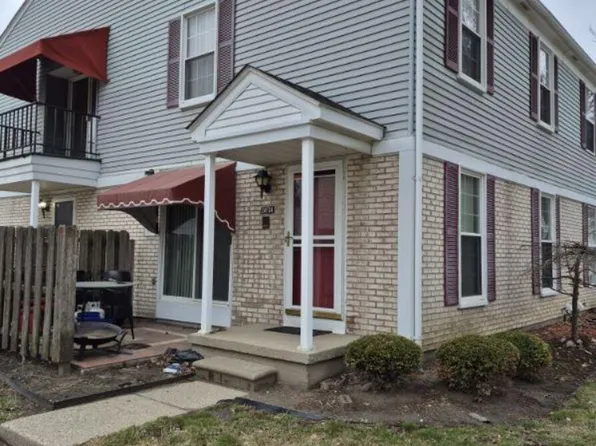 24704 Meadow Ln, Harrison Township, MI 48045