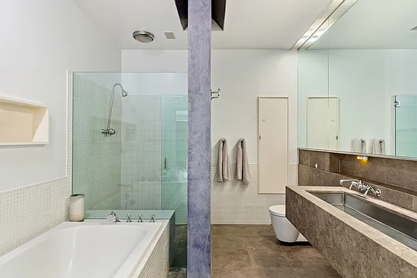 Sold by Liss Real Estate Group LLC | media 9