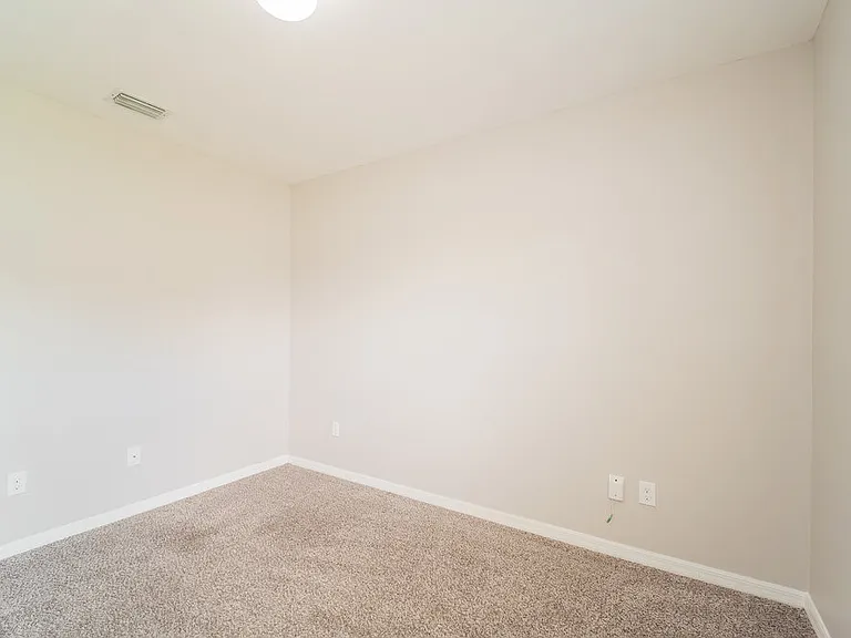 114 SW 21st St — Photo 15