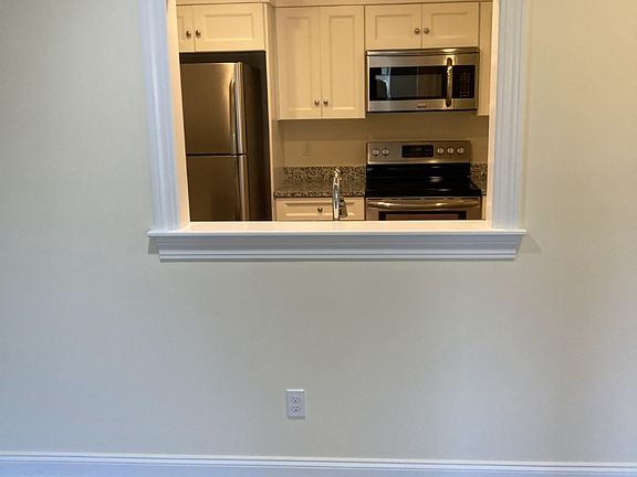 5th image of 2 Island Hill Avenue #3