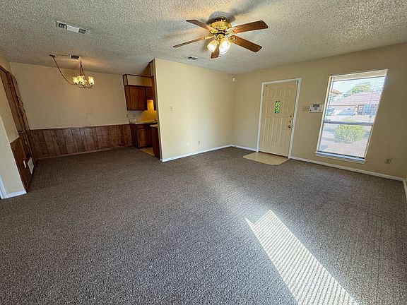 3rd image of 804 Lisa Ln