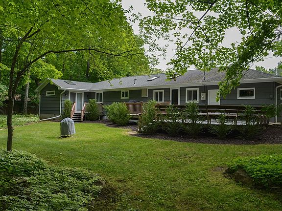 4th image of 10625 Meadow Ln