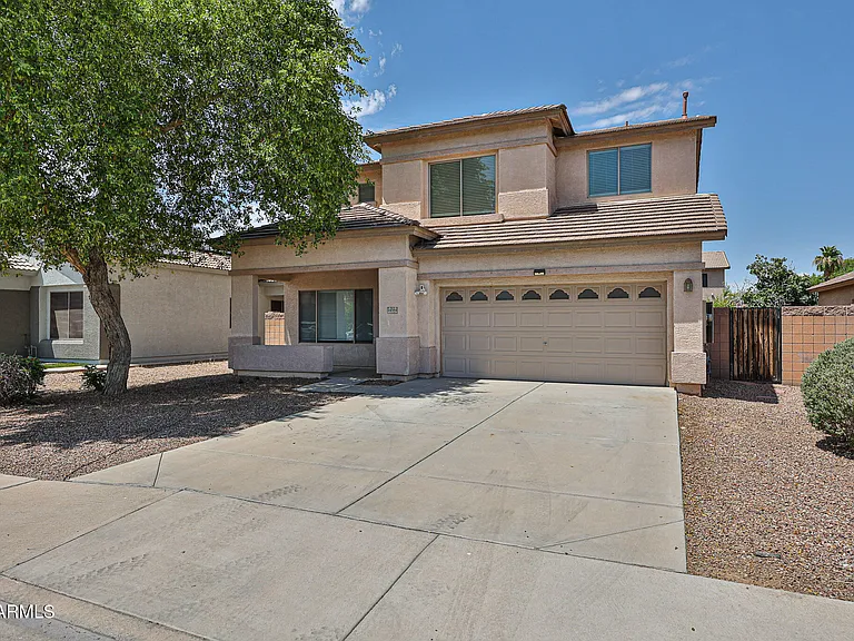 14584 W Watson Ln — Photo 2