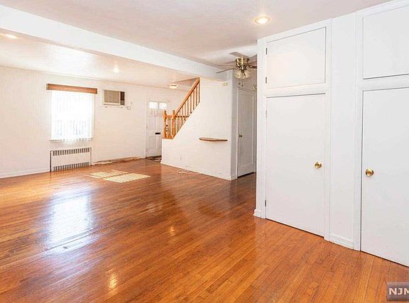 5th image of 71 Amsterdam Ave