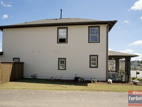 5th image of 3157 Sawyer Dr