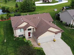 929 Farmers Ridge Trl, Belle Plaine, MN 56011