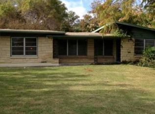 516 S Vandiver Rd, Terrell Hills, TX 78209