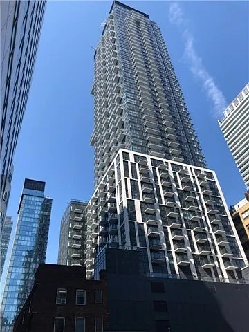 87 Peter St #4501