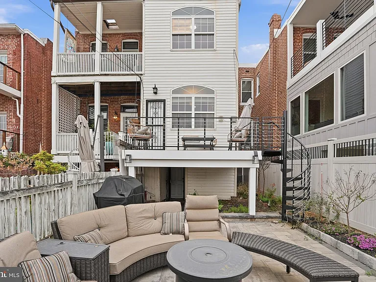 56 Adams St NW — Photo 39