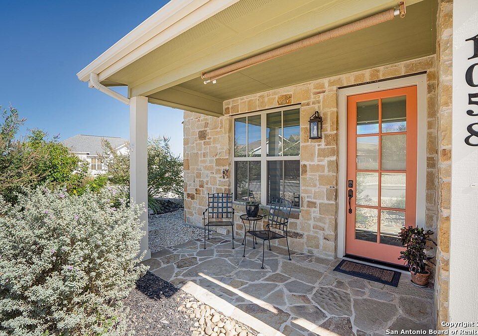 1st image of 1058 Creswell Ln