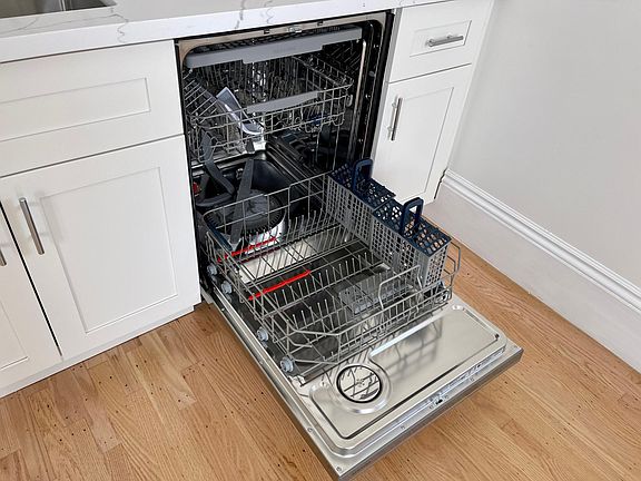 5th image of 2572 California St APT 4