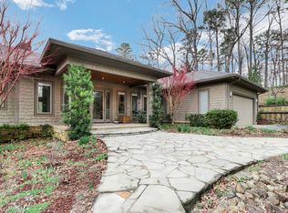 33 Eagle Dr, White, GA 30184