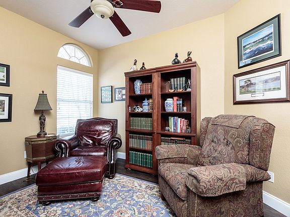3rd image of 2202 Forest Park Cir
