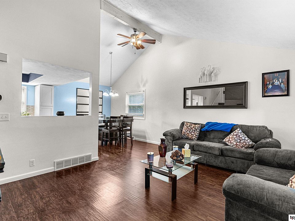 1st image of 12110 Parker Cir