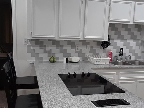 5th image of 2217 Honeylocust Dr